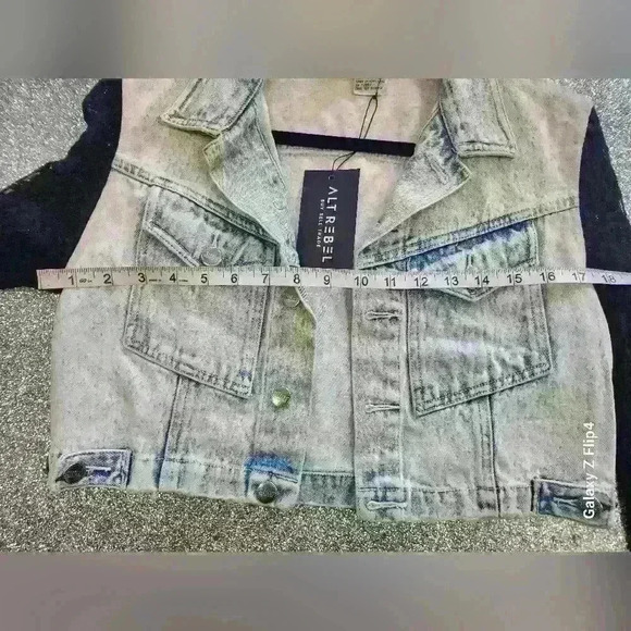 COPY - Y2K CROP ACID WASH JEAN JACKET - Picture 3 of 9